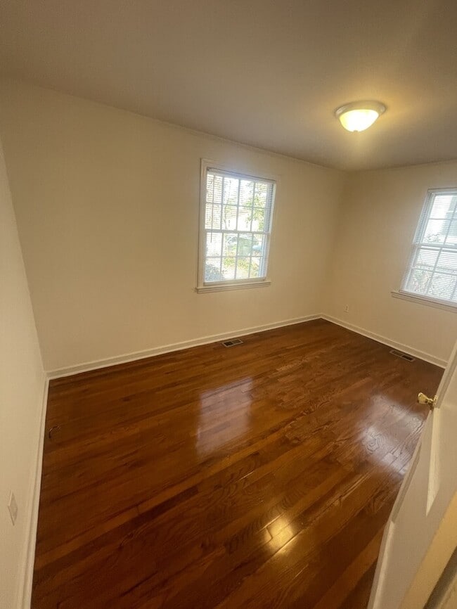 Photo - 2 bd 1 ba house