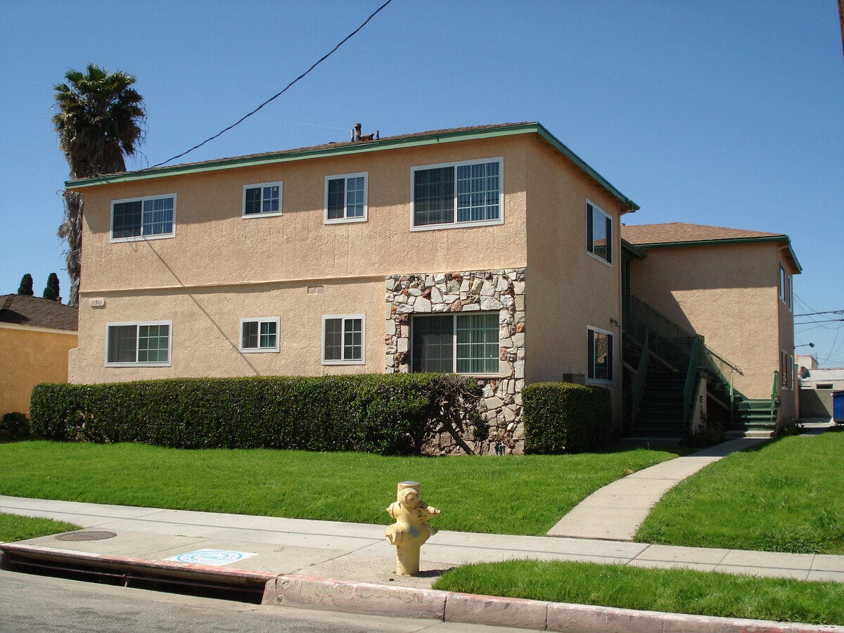 Photo - 11901 York Ave Apartment Unit #0