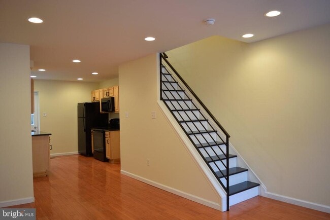 Photo - 2132 Sigel St