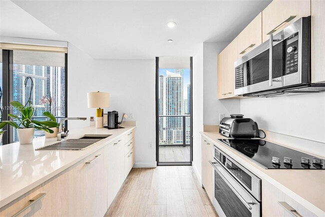 Photo - 45 SW 9th St Unidad 2103