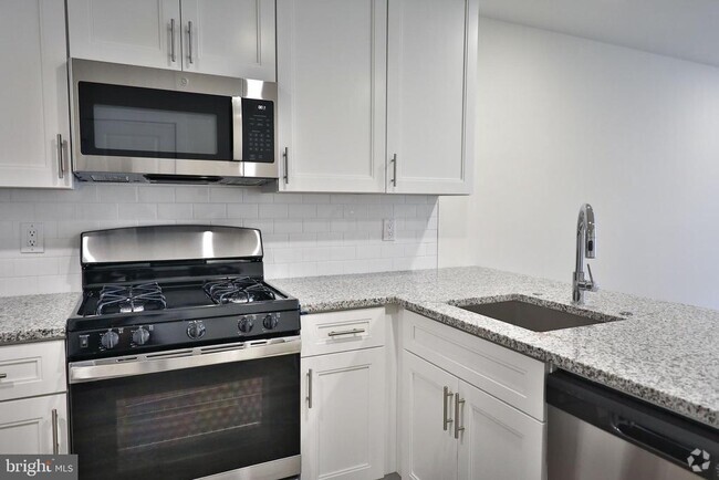 Building Photo - 1500 N Randolph St Unit 13C Rental