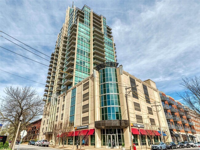 Photo - 4909 Laclede Ave Condo Unit 2002