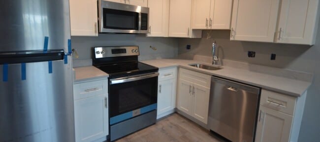 Photo - 117 Cross St Unit JUNE