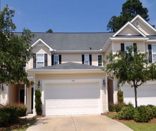 Building Photo - 3 Bedroom/2.5 Bath Townhome with garage in Wild Wing!