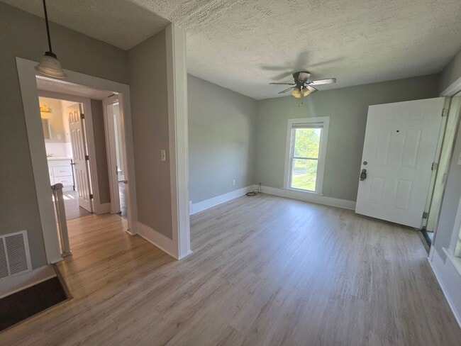 Photo - 245 Cherry St Unit 245 1/2 Upstairs