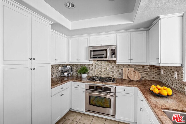 Photo - 7249 Franklin Ave Unidad 204