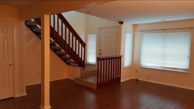 Photo - 726 Quesnel Dr
