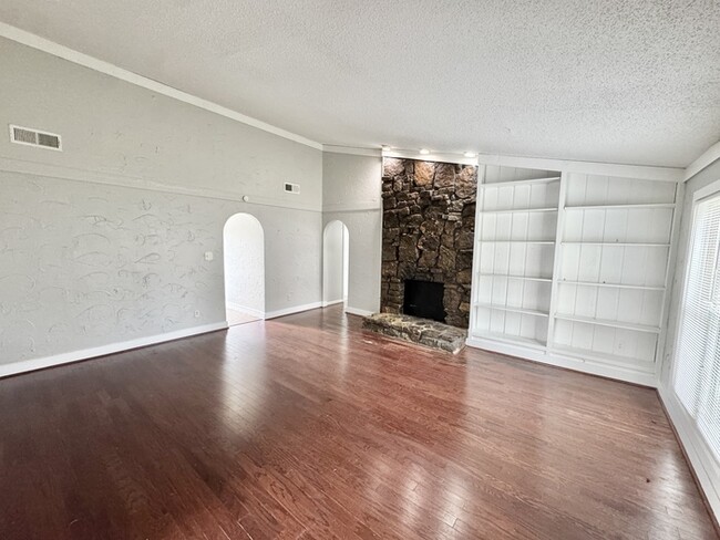 Photo - 6184 Holly Park Dr