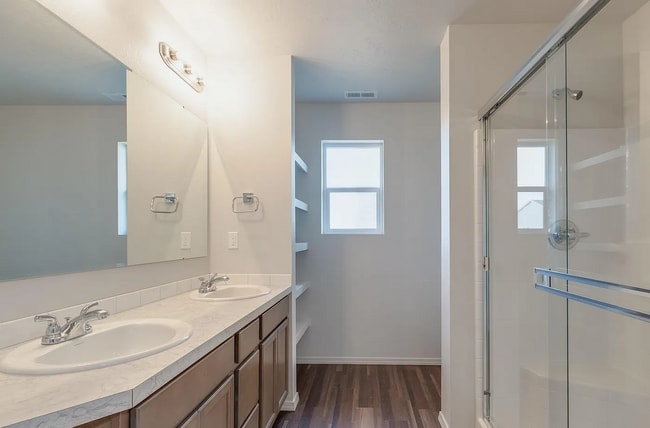 Photo - Great Nampa Home with Bonus Room!