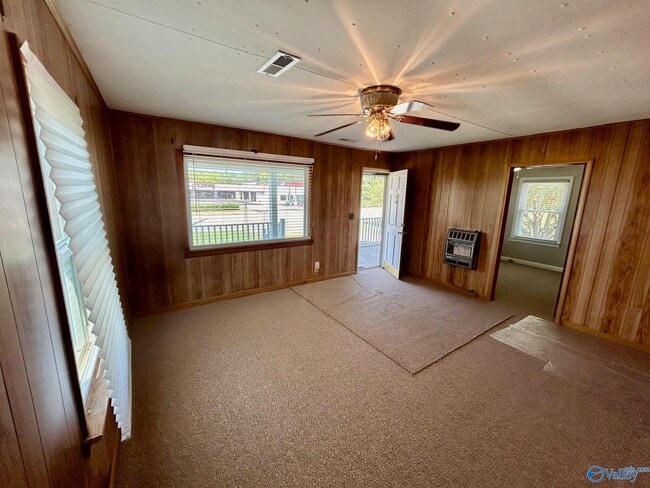 Photo - 4718 Meridian St N