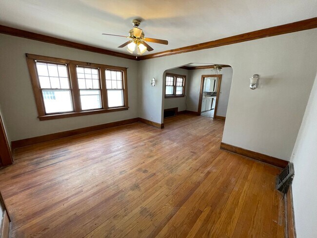 Photo - 4273 Wirt St