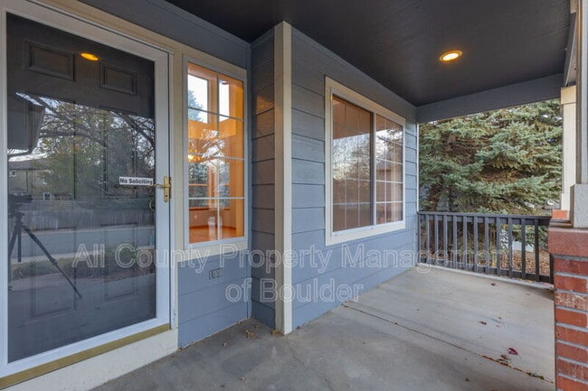 Photo - 190 Mercator Ave