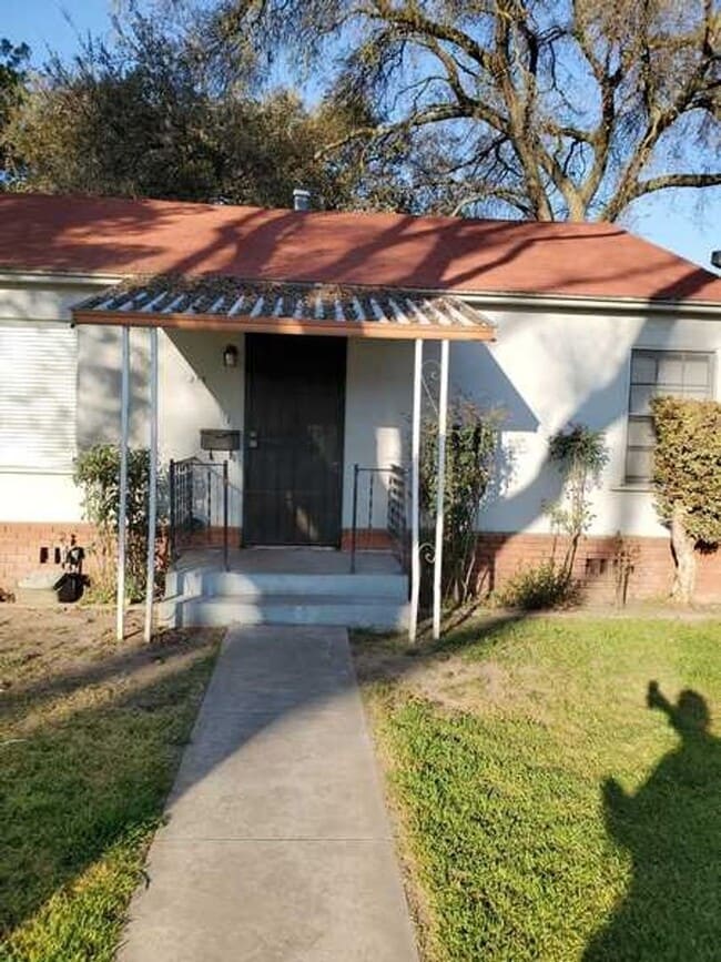WILSON AVENUE - LaLoma Area - WILSON AVENUE - LaLoma Area House