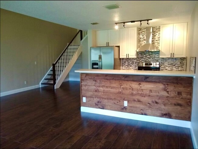 Building Photo - 12836 Woodmill Dr