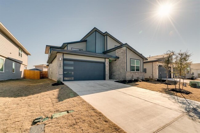 Photo - 200 Cupreata Ln