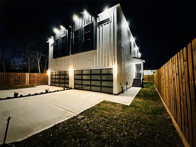 Building Photo - 610 E 41st St Rental