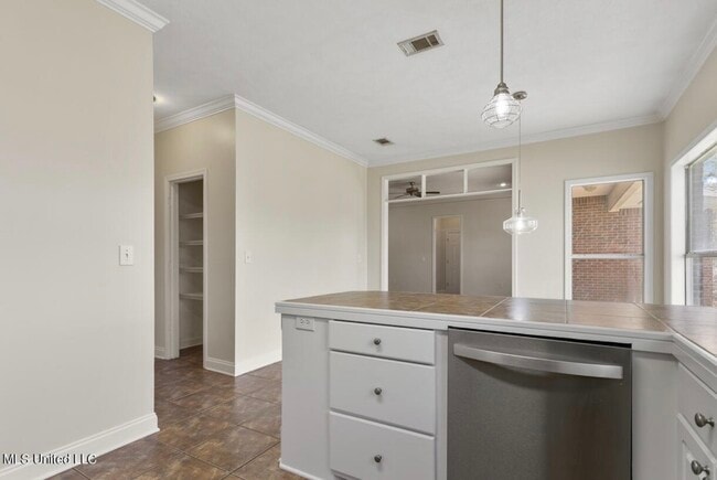 Photo - 292 Cherry Bark Dr