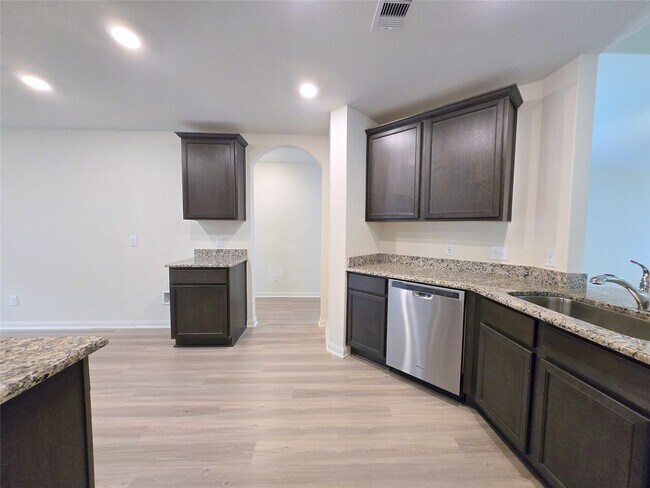 Photo - 380 Stone Gage Dr