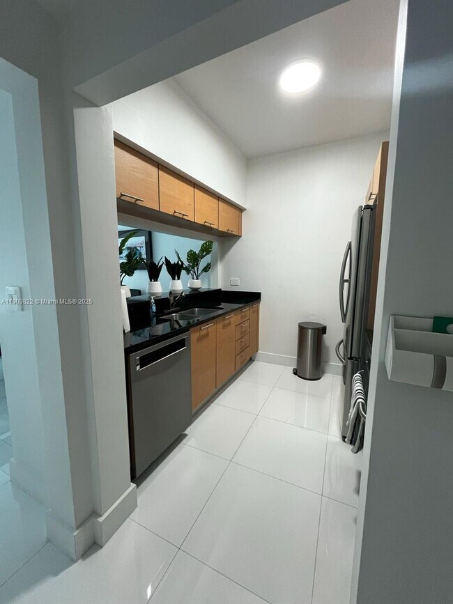 Photo - 31 SE 5th St Unit 1003