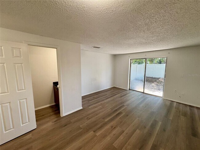 Photo - 409 57th Ave Dr E