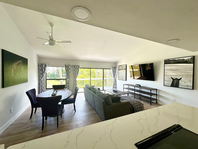 Photo - 11863 Wimbledon Cir Unidad 537