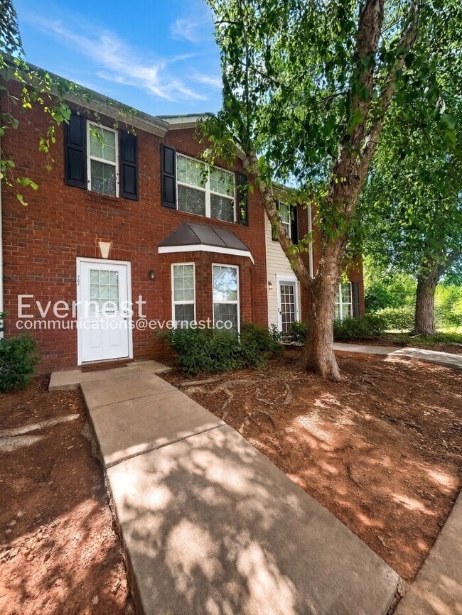 Photo - 2002 Grove Way