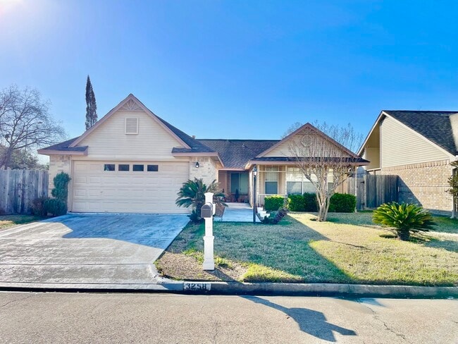 Photo - 3258 Meadway Dr House