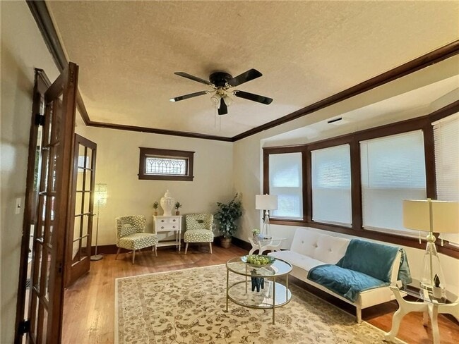 Photo - 350 Augustine St