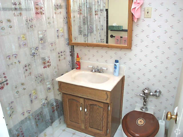 First Bathroom - Capitol Terrace