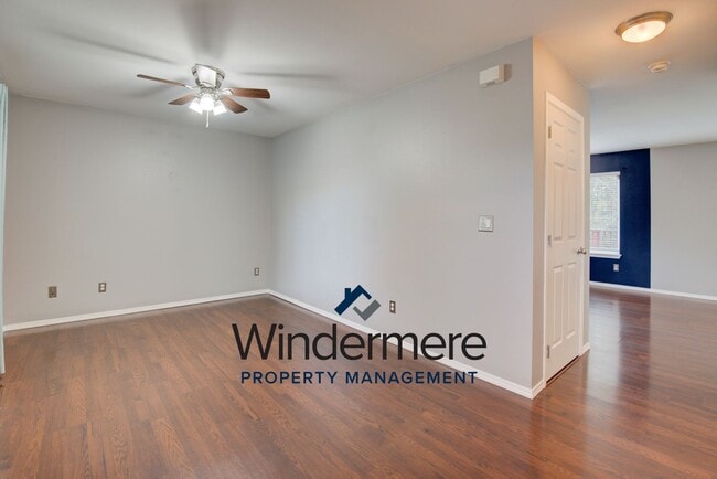 Photo - 1134 NW Redwing Dr