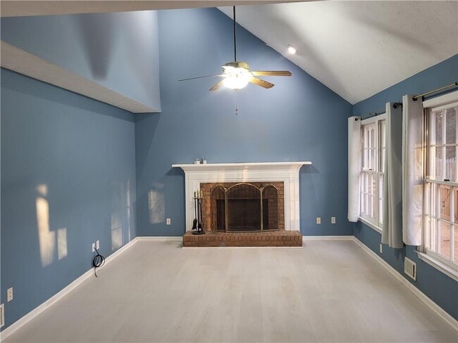 Photo - 2990 Riverbend Dr