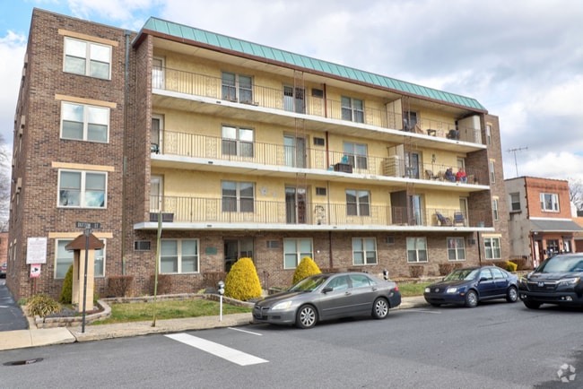 Building Photo - 131 Dutton St Rental