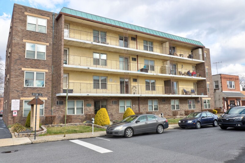Photo - 131 Dutton St