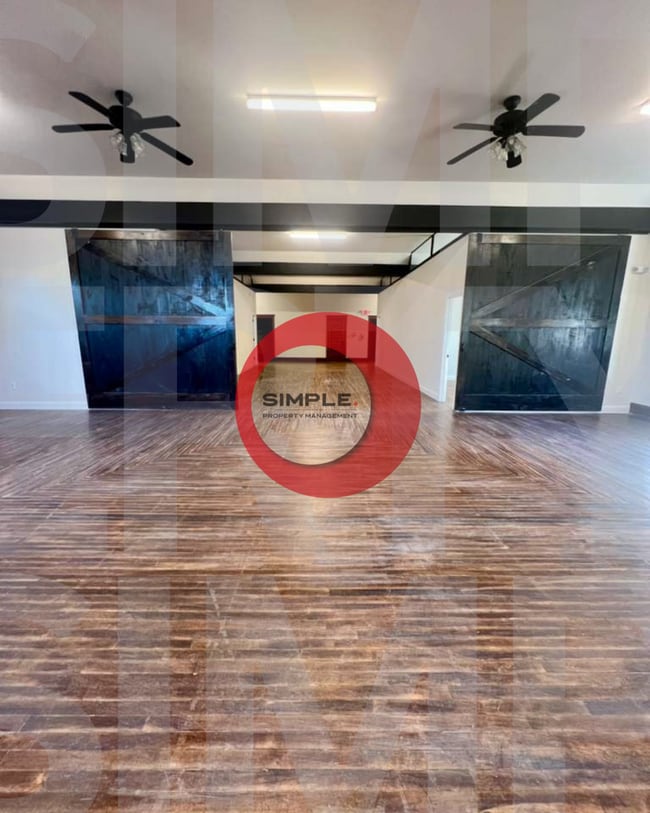 Building Photo - Commercial Unit 5 Commercial