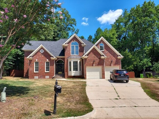 Building Photo - 4 Bedroom 3.5 Bath