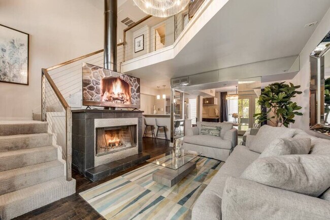 Building Photo - 6011 Gaston Ave Unit ID1309618P Rental