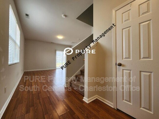 Photo - 437 Watershed Dr