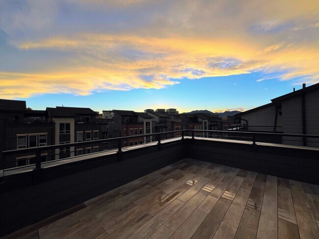 Photo - 525 Promenade Dr
