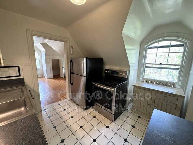 Photo - 1238 Wood Ave Unit #5