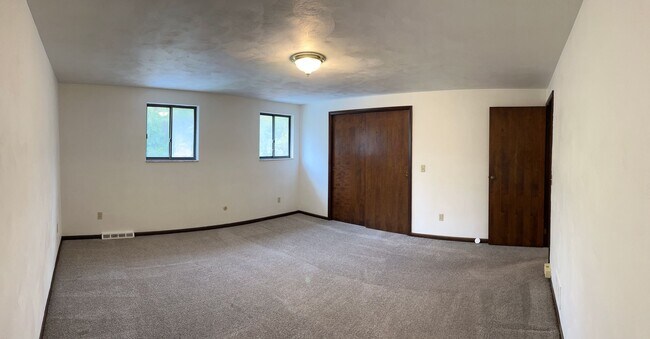 Photo - 2 Bedroom Shaler Townhouse with Garage