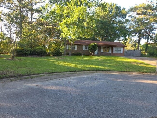 Building Photo - 4685 Pinedale Dr
