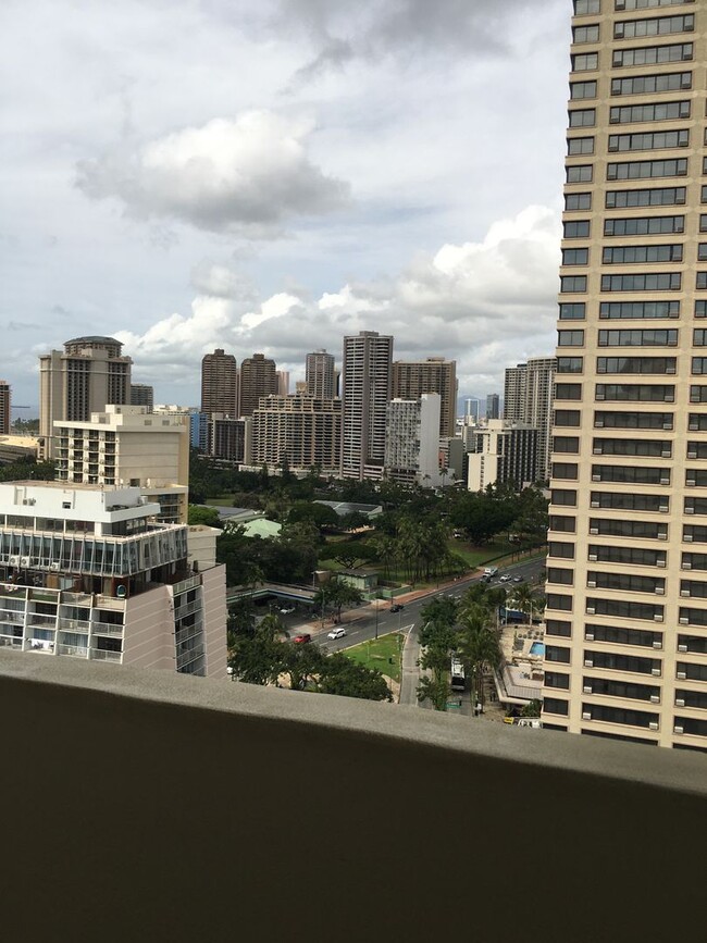 Building Photo - Waikiki One Bedroom 23rd floor LaCasa Unit 2303 Rental