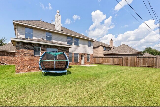 Building Photo - 21627 Cozy Hollow Ln