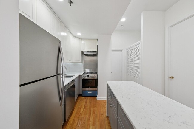 Photo - 319 BARROW St Unit 6A