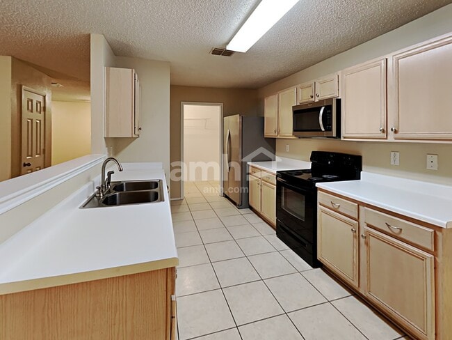 Photo - 1528 Englewood Dr