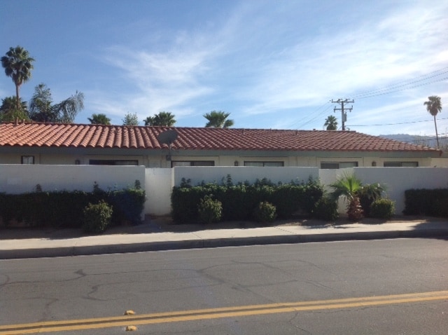 Photo - Las Palmas Apartments