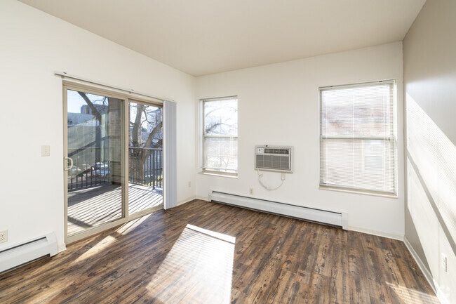 1BD, 1BA - 700SF - Living Room - Richard Apartments