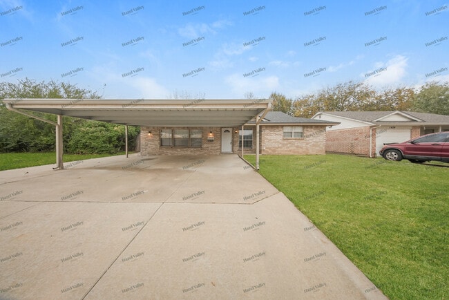 Building Photo - 1408 St George Ave