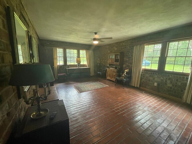 Photo - Stunning 3-Bedroom Home with Attached Priv...