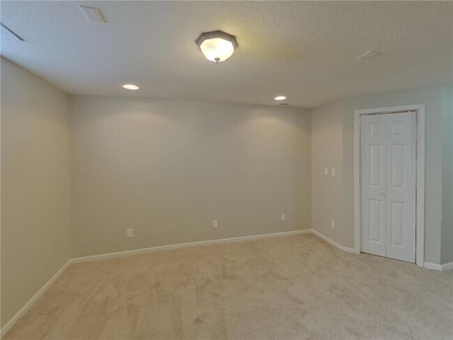 Photo - 16377 Duluth Ave SE